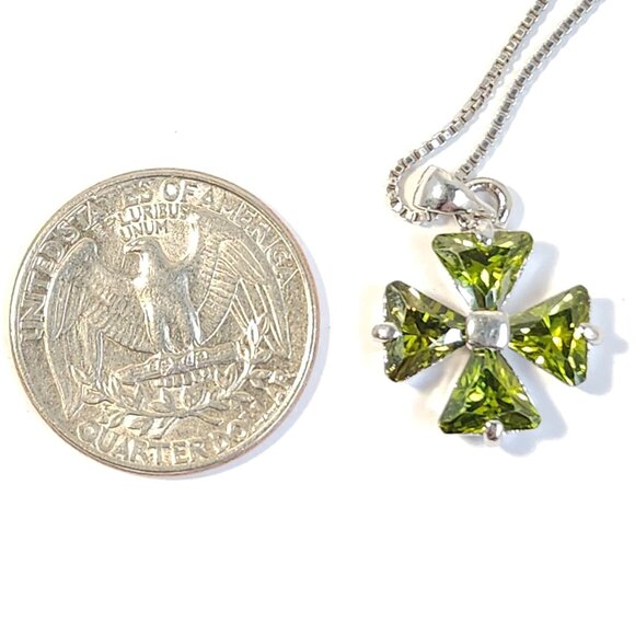 True 90's 18K Cross Clover Peridot Pendant w/ 18" 925 Italy Chain - Picture 5 of 9